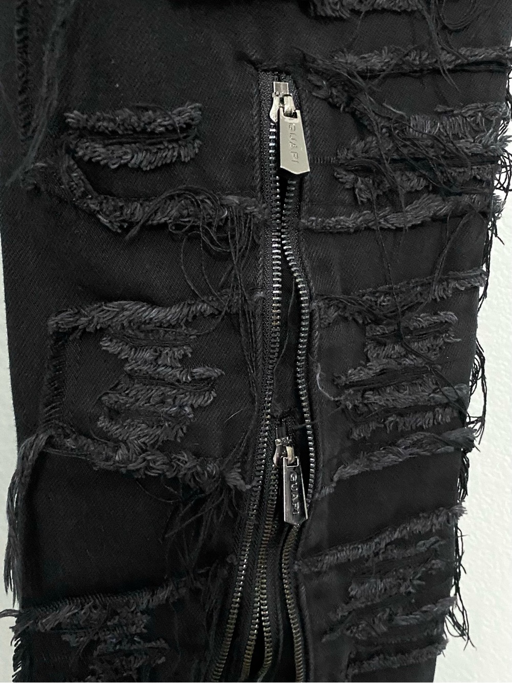 Guapi Men’s 30 Stacked Black Obsidian Distressed Jeans Zippers Relaxed Straight - Picture 8 of 12